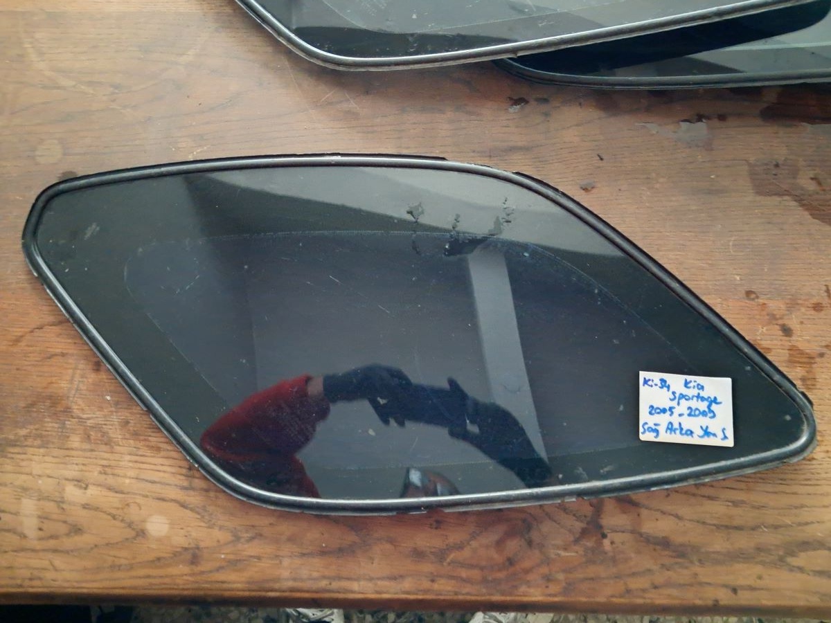 Kia 	Sportage	Sağ Arka Kelebek Camı	2005-2009	(Stok Kodu:	Ki-34)