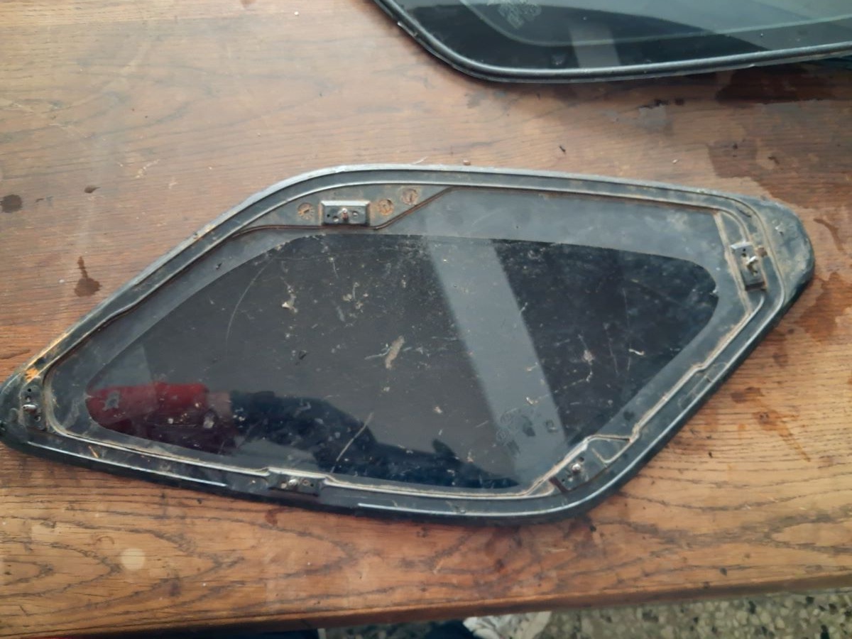 Kia 	Sportage	Sağ Arka Kelebek Camı	2005-2009	(Stok Kodu:	Ki-35)