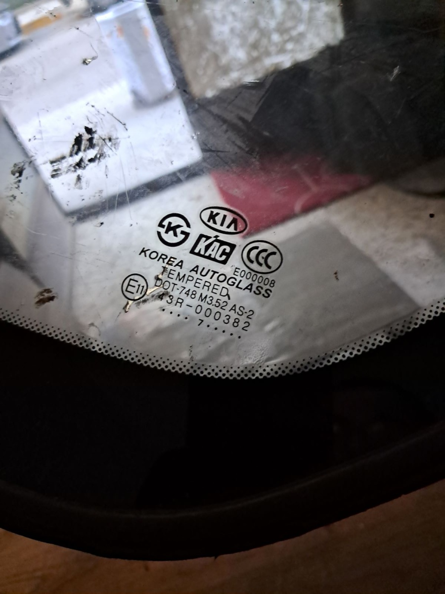 Kia 	Sportage	Sağ Arka Kelebek Camı	2005-2009	(Stok Kodu:	Ki-36)