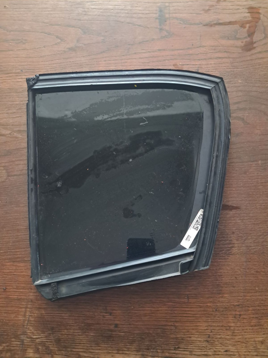 Kia 	Sportage	Sağ Arka Kelebek Camı	2015-2021	(Stok Kodu:	Ki-48)