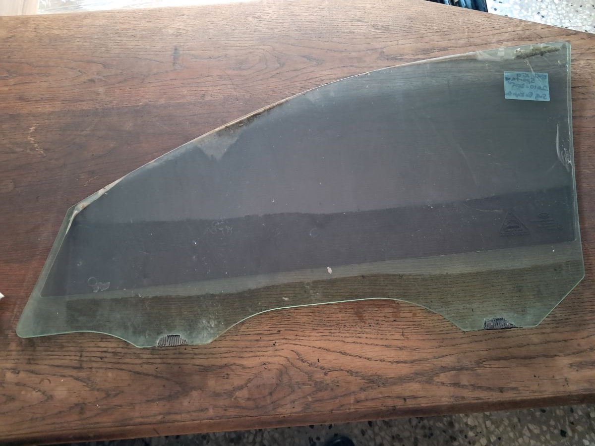 Kia	Sportage	Sağ Ön Kapı Camı	2010-2015	(Stok Kodu:	Ki-73)