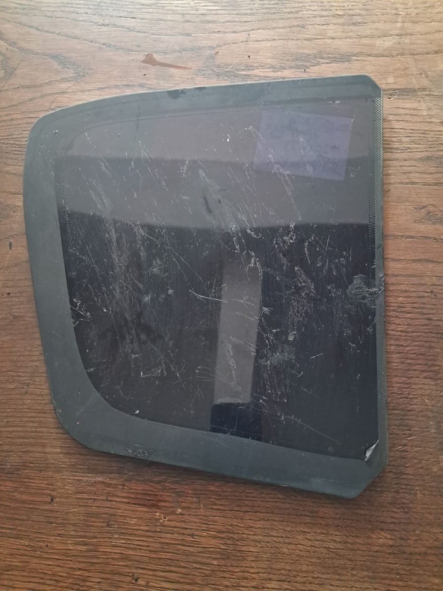 Kia 	Sportage	Sol Arka Kelebek Camı	2015-2021	(Stok Kodu:	Ki-47)