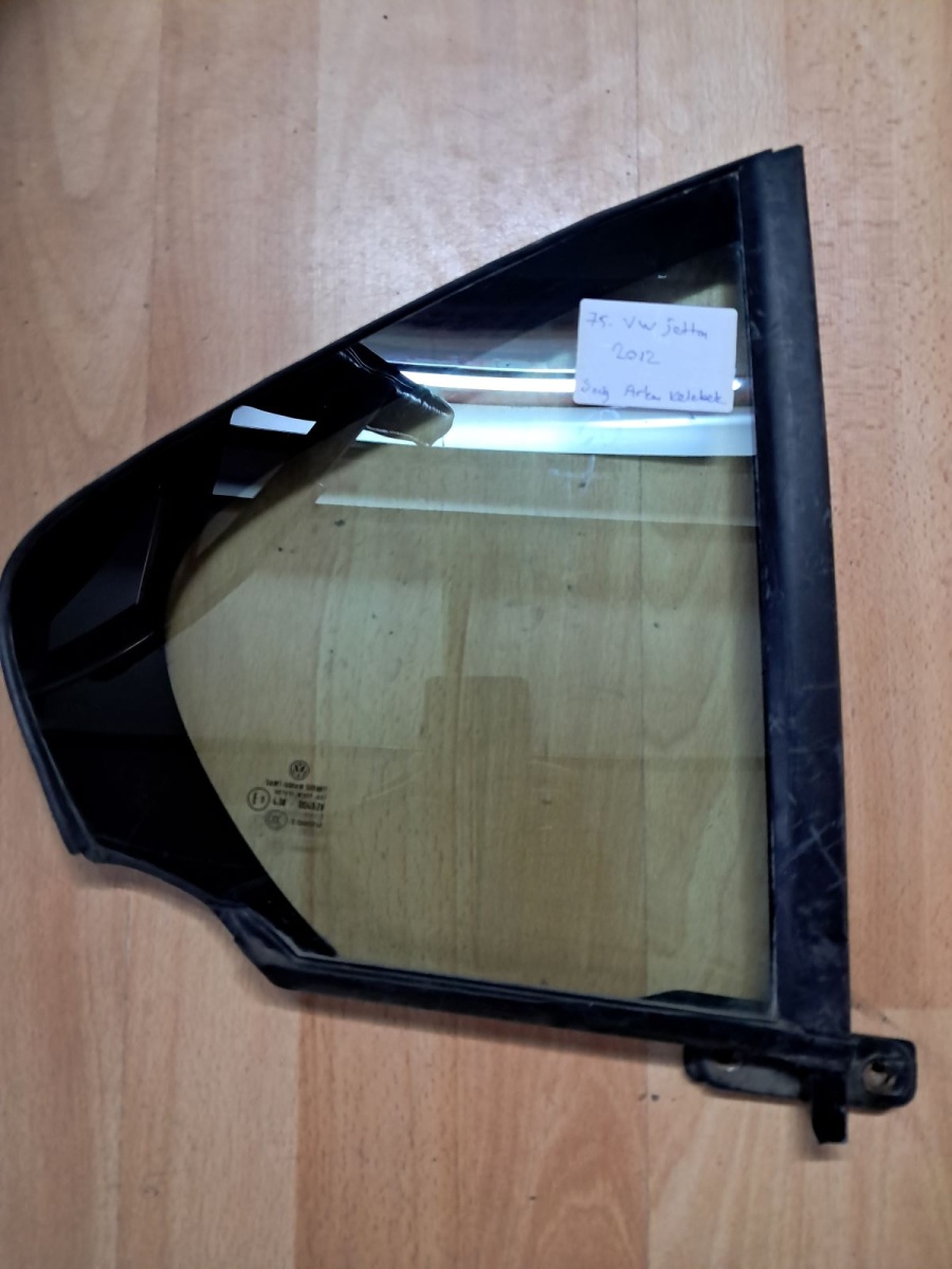 Volkswagen	Jetta Sağ Arka Kelebek Camı 2012