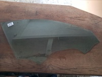 Audi	A-4	Sağ Ön Kapı Camı	2009-2016	(Stok Kodu:	Au-28)