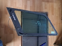 Audi A-4 Sağ Yan Sabit Camı (stw)