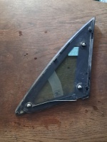 Audi	A-4	Sol Arka Kelebek Camı 	2009-2016	(Stok Kodu:	Au-46)