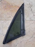 Audi A-4  Sol Arka Kelebek Camı