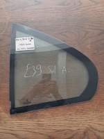 BMW	E-39	1997-2000	Sol Arka Kelebek Camı 	(Stok Kodu:	Bm-11)