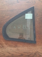 BMW	E-39	1997-2000	Sol Arka Kelebek Camı 	(Stok Kodu:	Bm-11)