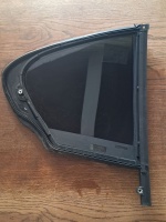 BMW	F-10	2011-2016	Sol Arka Kelebek Camı 	(Stok Kodu:	Bm-18)