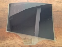 BMW	F-30	2012-2018	Sağ Arka Kapı Camı	(Stok Kodu:	Bm-33)