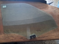 Fiat	Doblo	2010-	Sol Ön Kapı Camı	(Stok Kodu:	Fi-5)