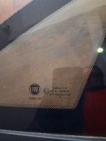 Fiat	Linea 	2006-2014	Sağ Arka Kelebek Camı	(Stok Kodu:	Fi-11)