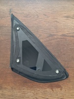 Ford	Focus 	Sağ Arka Kelebek Camı	2015-2018	(Stok Kodu:	Fo-30)