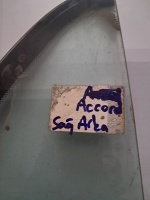 Honda Accord Sağ Arka Kelebek Camı