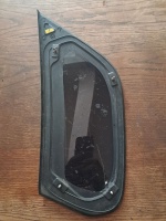 Kia 	Cerato	Sağ Arka Kelebek Camı	2004-2008	(Stok Kodu:	Ki-25)