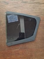 Kia 	Cerato	Sağ Arka Kelebek Camı	2016-2018	(Stok Kodu:	Ki-52)