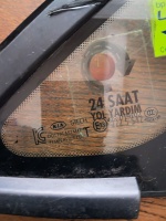 Kia 	Cerato	Sağ Ön Kelebek Camı	2013-2018	(Stok Kodu:	Ki-6)