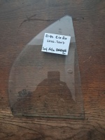 Kia 	Rio	Sağ Arka Kelebek Camı	2000-2007	(Stok Kodu:	Ki-44)