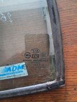 Kia 	Rio 	Sol Arka Kelebek Camı	2000-2005	(Stok Kodu:	Ki-67)