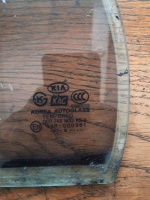 Kia 	Rio	Sol Arka Kelebek Camı	2000-2007	(Stok Kodu:	Ki-41)