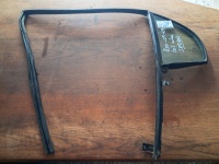 Kia 	Rio	Sol Arka Kelebek Camı	2005-2009	(Stok Kodu:	Ki-22)