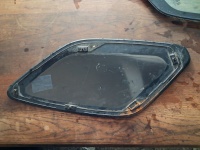 Kia 	Sportage	Sağ Arka Kelebek Camı	2005-2009	(Stok Kodu:	Ki-36)