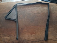 Kia 	Stonic	Sol Arka Kelebek Camı	2017-2022	(Stok Kodu:	Ki-12)