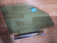 Mercedes	C Seri  	Sol Ön Kapı Camı		(Stok Kodu:	Me-2)