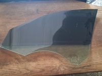 Mercedes	CLA 250	Sağ Ön Kapı Camı	2015-	(Stok Kodu:	Me-14)