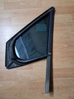 Peugeot 308 Sağ Ön Kelebek Camı (Stok Kodu: Pe-64)