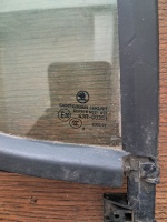 Skoda Fabia HB 2015-2021 Sağ Arka Kelebek Camı (Stok Kodu: Sk-55)