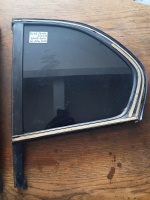 Skoda Superb 2008-2014 Sol Arka Kelebek Camı (Stok Kodu: Sk-46)