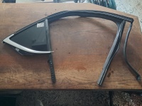 Skoda Superb 2015-2023 Sağ Arka Kelebek Camı (Stok Kodu: Sk-Sk-49)