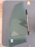 Toyota Avensis Sol Ön Kapı Camı 1997-2003 (Stok Kodu: To-29)