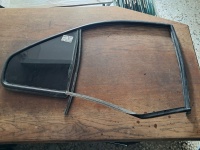 Volkswagen Passat B-5 Sağ Arka Kelebek Camı (Stok Kodu: VW-85)