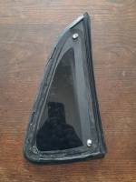 Volkswagen 	Polo	2009-2017	Sol Arka Kelebek Camı 	(Stok Kodu:	VW-71)