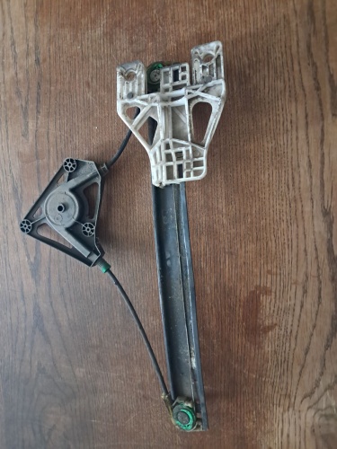 Audi	A-1 	Sol Arka Kriko	2012-2017 (Stok Kodu: Kr-19)