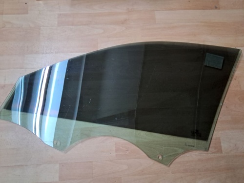 Audi	A 4	Sağ Ön Kapı Camı	2016-2019	(Stok Kodu:	Au-18)