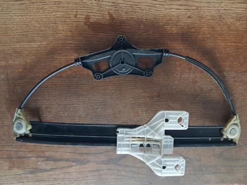 Audi	A-4 	Sol Arka Kriko	2005-2008 (Stok Kodu: Kr-4)