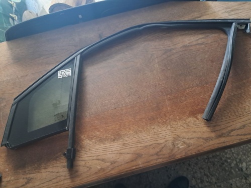 Citroen 	C-3 Aircross 	Sol Ön Kelebek Camı	2017-	(Stok Kodu:	Ci-104)