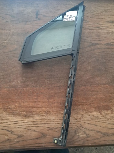 Citroen 	DS-4 	Sol Ön Kelebek Camı	2011-2015	(Stok Kodu:	Ci-98)