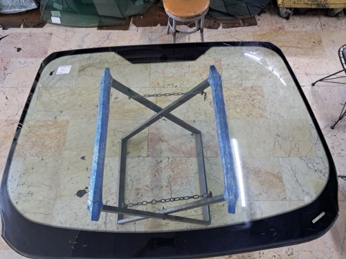 Ford 	Courier	Ön Cam  	2014-	(Stok Kodu:	Fo-24)