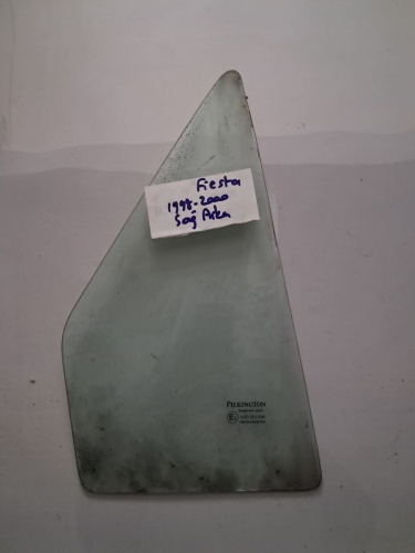 Ford Fiesta Sağ Arka Kelebek Camı