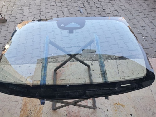 Ford Kuga 2024- Kameralı Sensörlü Isıtmalı Hasarlı Ön Cam (Stok Kodu: Fo-69)