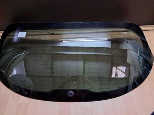 Ford Puma Arka Cam (2024-	Siyah galaksi orijinal)