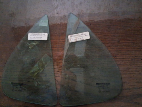 Hyundai Elantra Sağ-Sol Arka Kelebek Camı