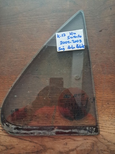 Kia 	Sorento	Sağ Arka Kelebek Camı	2002-2009	(Stok Kodu:	Ki-57