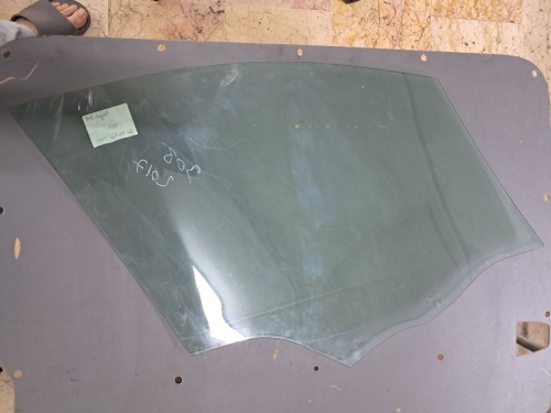 Peugeot 308 Sol Ön Kapı Camı 2017 (Stok Kodu: Pe-75)