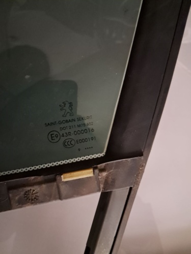 Peugeot 308 Sol Ön Kelebek Camı (Stok Kodu: Pe-268)